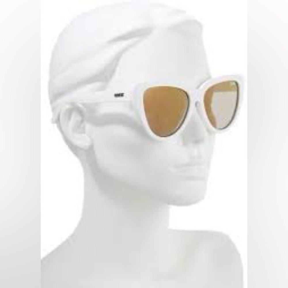 Quay Australia 'STRAY CAT' cat eye mirrored sunglasses